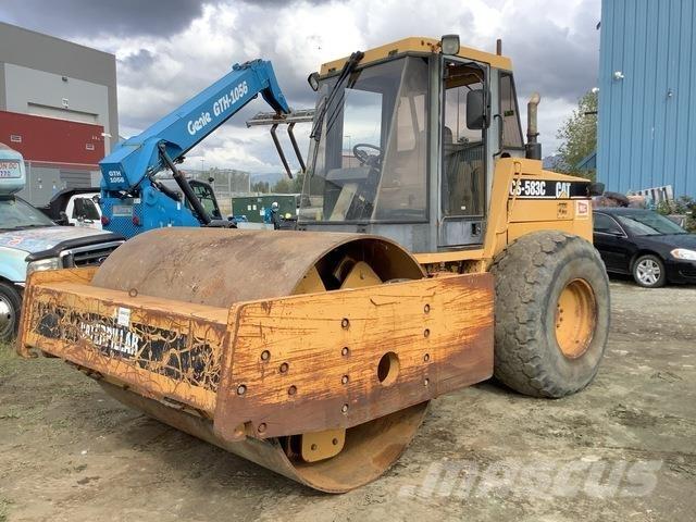 CAT CS-583C Tahačové válce