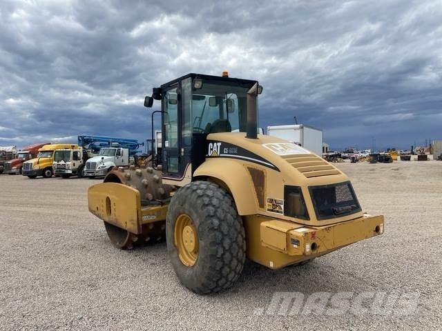 CAT CS-663E Tahačové válce