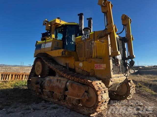 CAT D10T Pásové dozery
