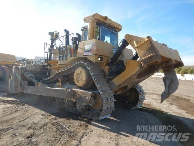 CAT D10T2 Pásové dozery
