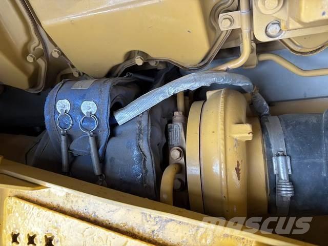 CAT D11T Pásové dozery
