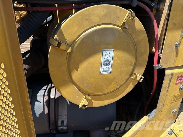 CAT D11T Pásové dozery