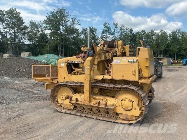 CAT D4E 20 Pokladače potrubí
