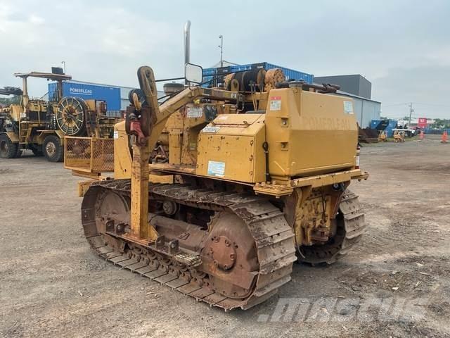 CAT D4E 20 Pokladače potrubí