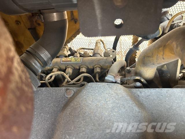 CAT D4K LGP Pásové dozery