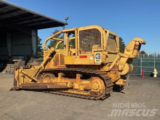 CAT D7 Pásové dozery