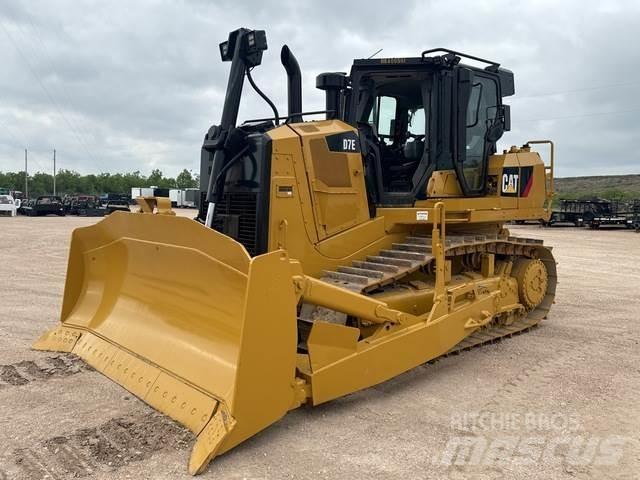 CAT D7E Pásové dozery