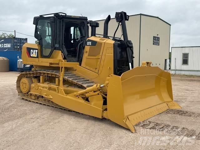 CAT D7E Pásové dozery