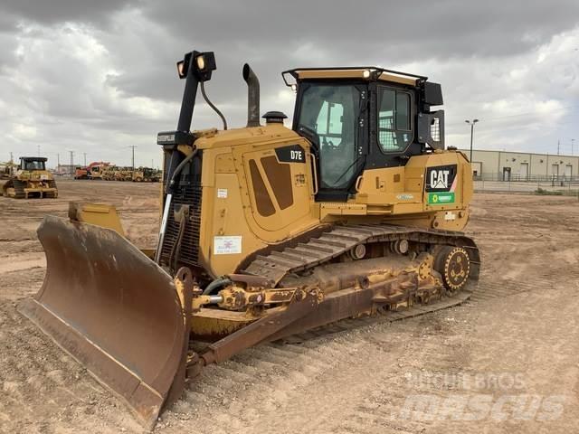 CAT D7E Pásové dozery
