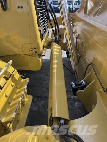 CAT D8T Pásové dozery