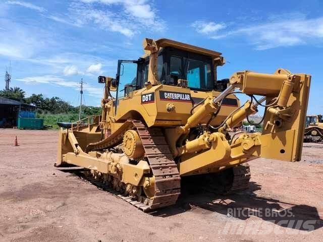 CAT D8T Pásové dozery