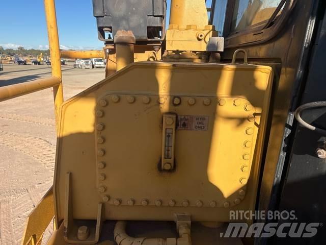 CAT D9T Pásové dozery