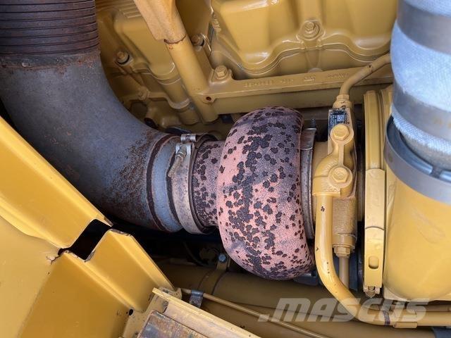 CAT D9T Pásové dozery