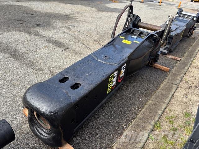 CAT H180 Bourací kladiva / Sbíječky