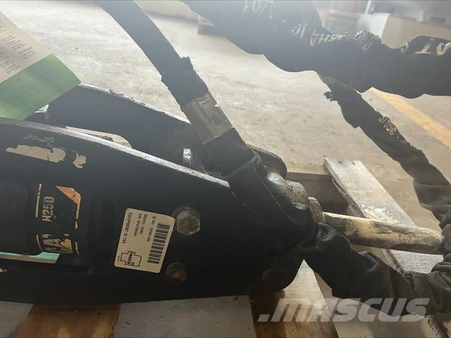 CAT H25D Bourací kladiva / Sbíječky