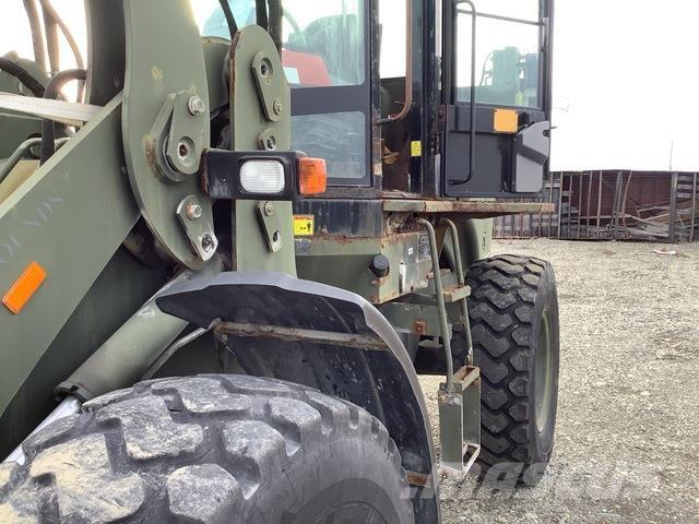 CAT IT28G Terénní vysokozdvižné vozíky