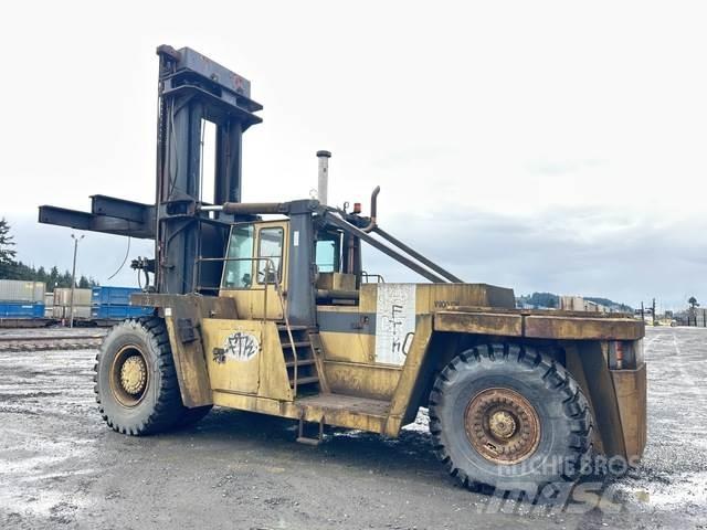 CAT V900 Kontejnerové manipulátory