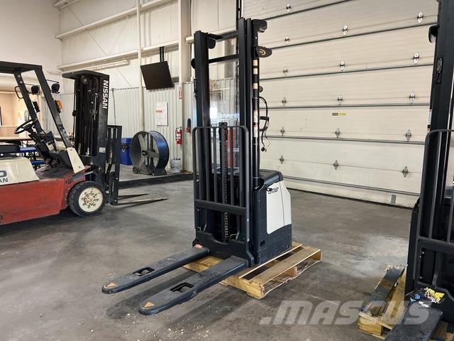 Crown ES 4000 Samohybné vozíky