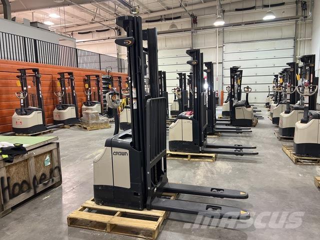 Crown ES 4000 Samohybné vozíky