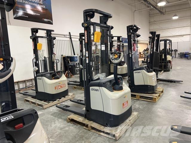 Crown ES 4000 Samohybné vozíky