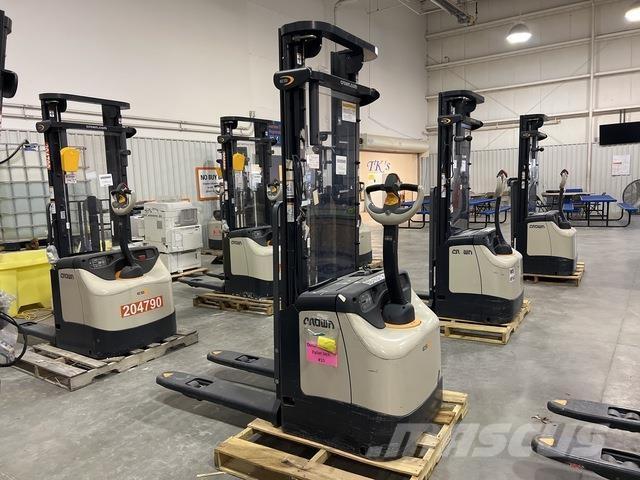 Crown ES 4000 Samohybné vozíky