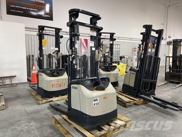 Crown ES 4000 Samohybné vozíky