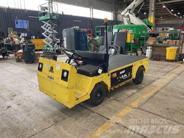 Cushman Titan Motory