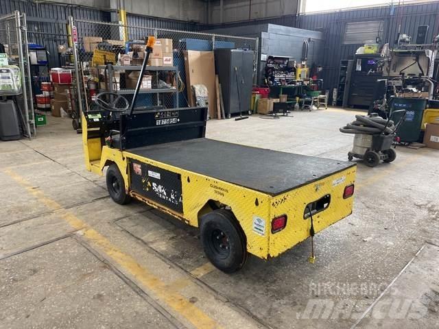 Cushman Titan Motory