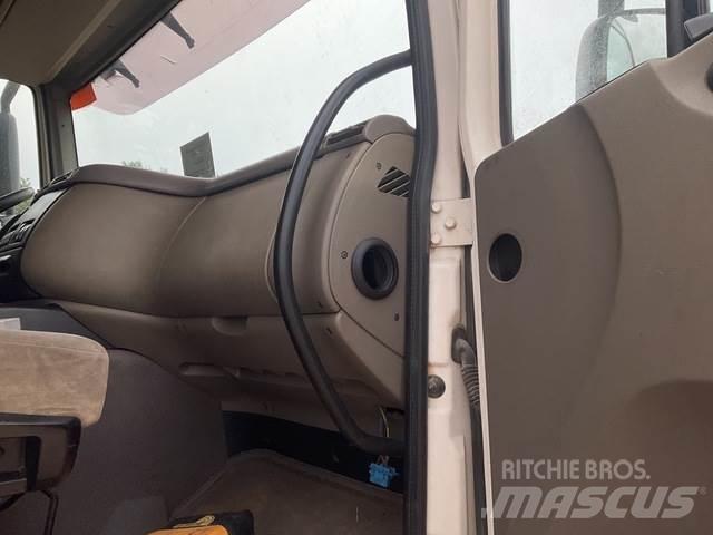 DAF CF85.460 Pásová rýpadla