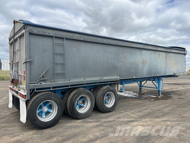  Debora Downs Sklápěcí přívěsy