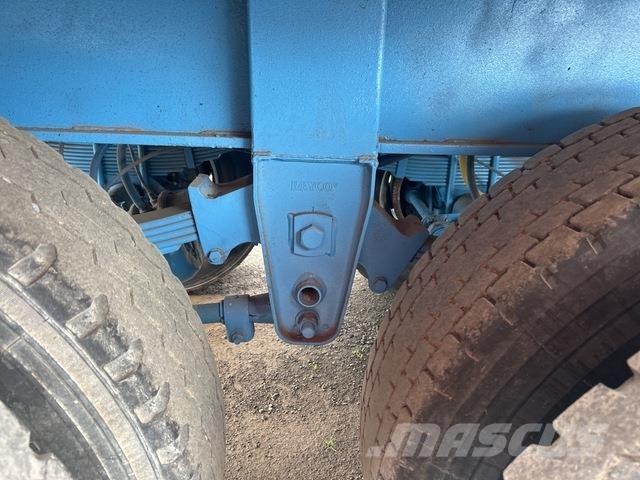  Debora Downs Sklápěcí přívěsy