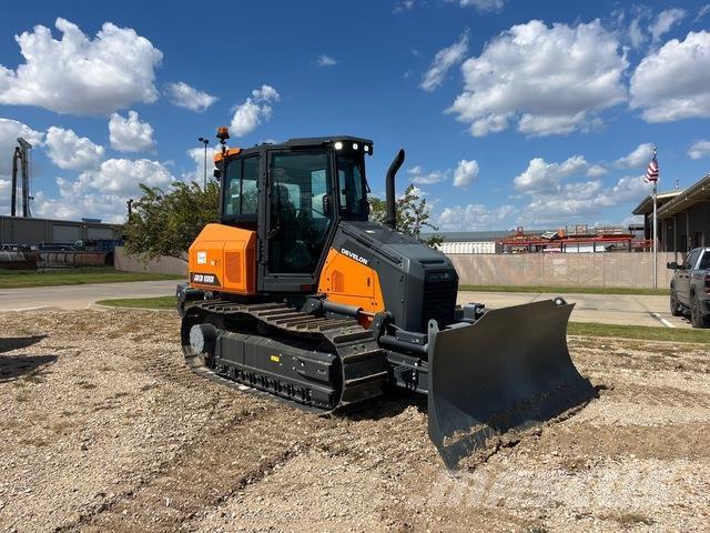 Develon DD100 Pásové dozery