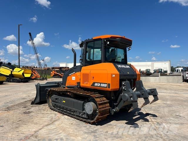 Develon DD100 Pásové dozery