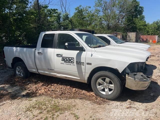 Dodge 1500 SLT Další