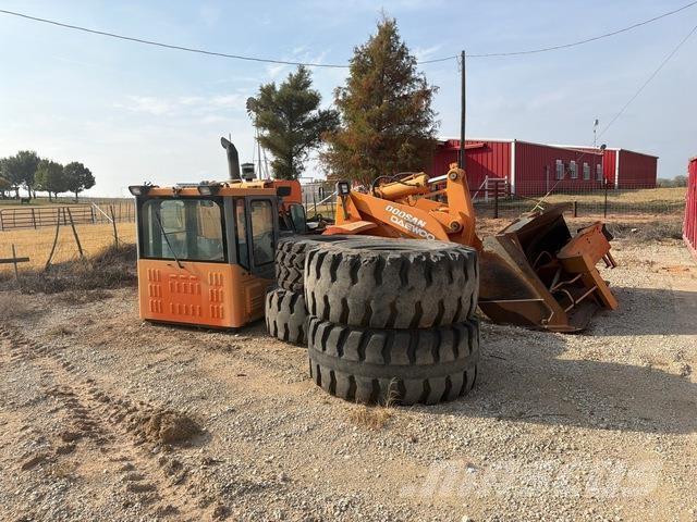 Doosan DL300 Kolové nakladače