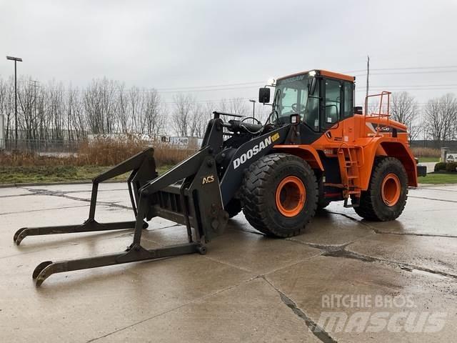 Doosan DL300-5 Kolové nakladače