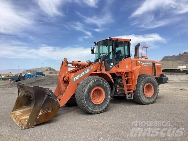 Doosan DL300-5 Kolové nakladače