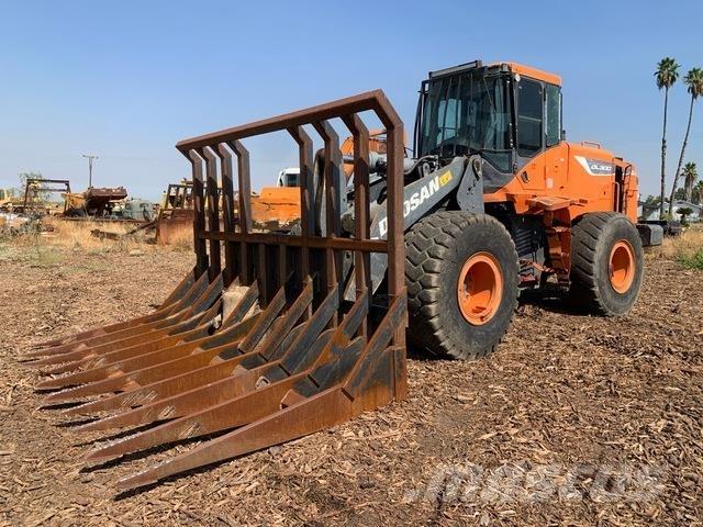 Doosan DL300-5 Kolové nakladače