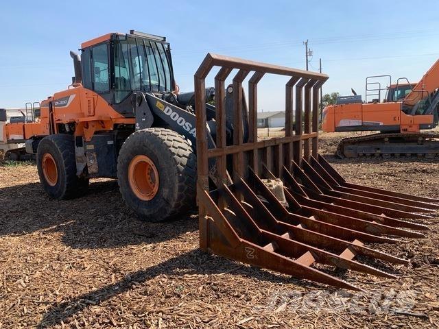 Doosan DL300-5 Kolové nakladače