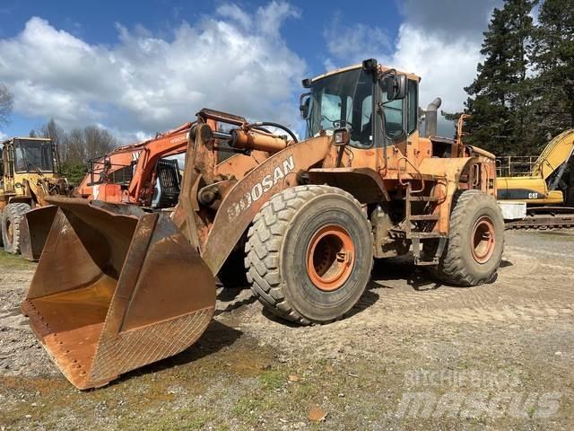 Doosan DL400 Kolové nakladače