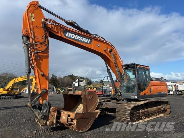 Doosan DX300LC Pásová rýpadla