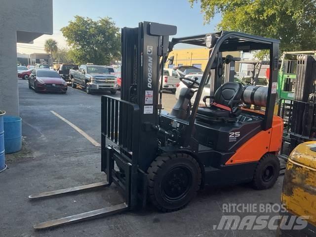 Doosan G25E-7 Stavebnictví - ostatní