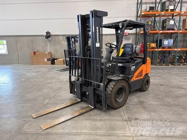 Doosan G25N-7 Stavebnictví - ostatní