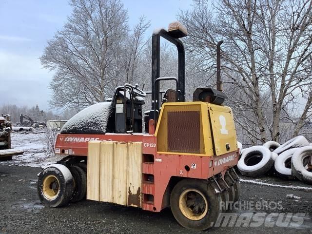 Dynapac CP132 Pneumatikové válce