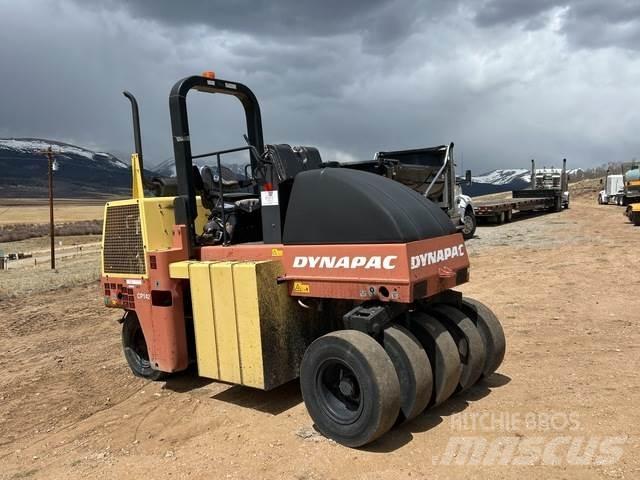 Dynapac CP142 Pneumatikové válce