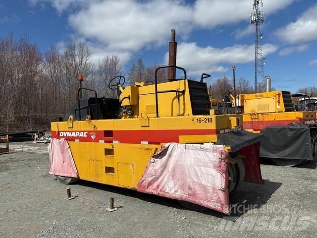 Dynapac CP221 Pneumatikové válce