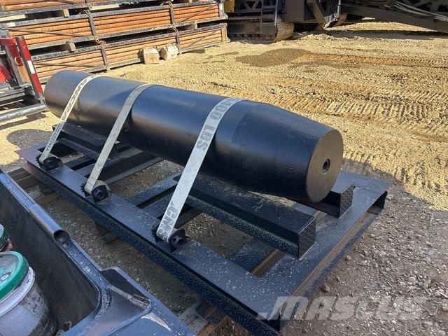  Earthtool Hydraulická beranidla na zatloukání pilotů