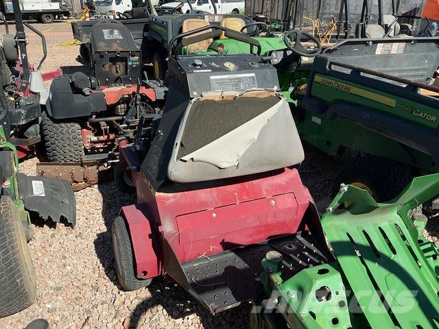 Exmark  Aerátory a odmechovače