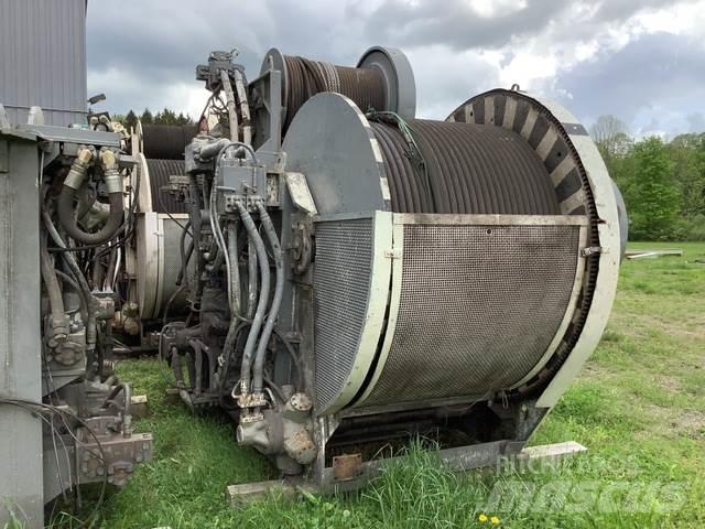 Favco STD-1500 Stavební jeřáby