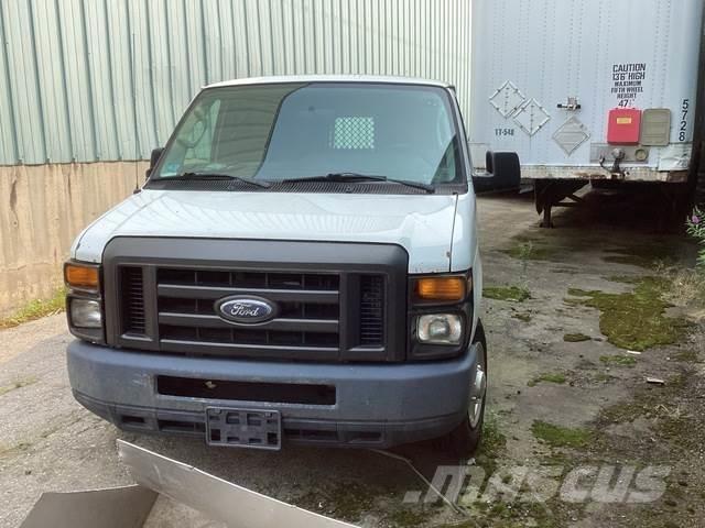 Ford E-150 Dodávky